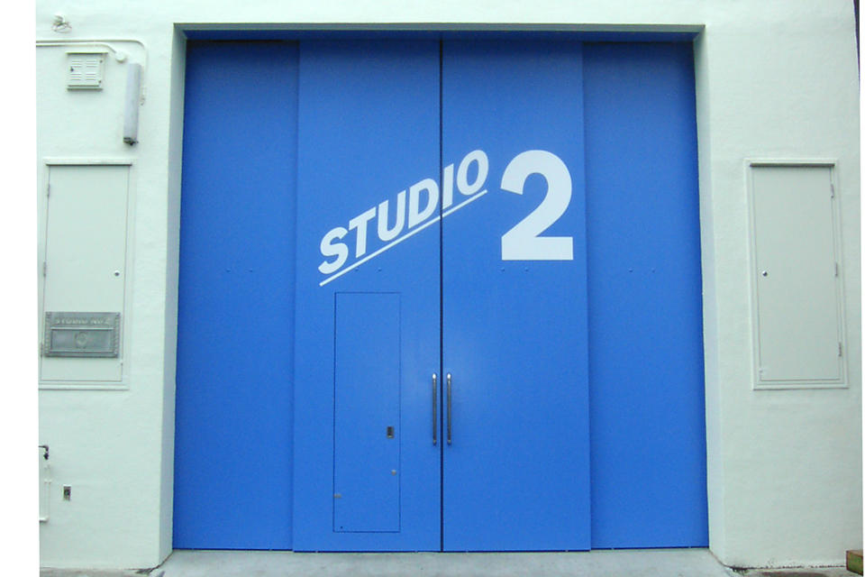 STUDIO  2