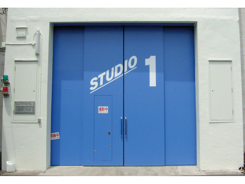 STUDIO 1