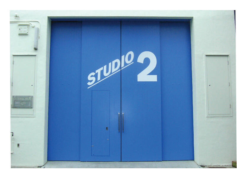 STUDIO  2
