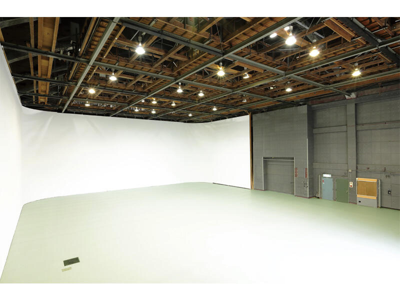 STUDIO 1