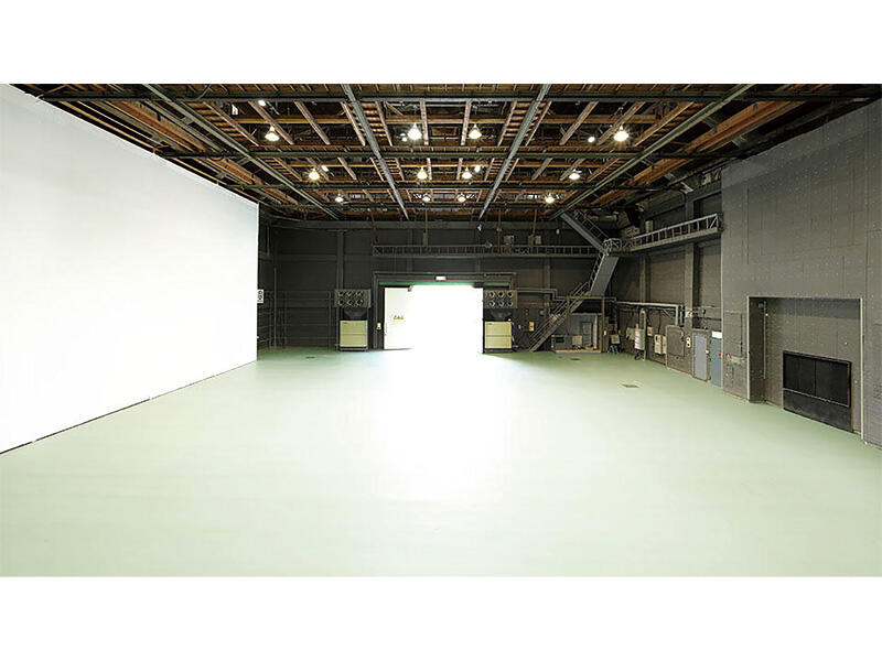 STUDIO  2